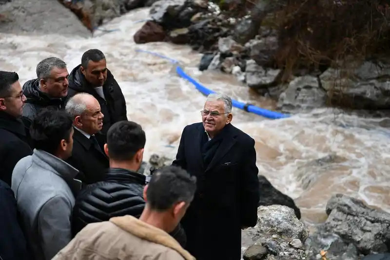 Başkan Büyükkılıç Yahyalı'daki Sel Bölgesini Ziyaret Etti