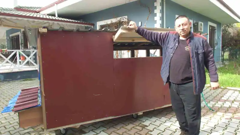 Balıkesir'de bakkalın hobisi gezen tavuk kümesi üretimi oldu