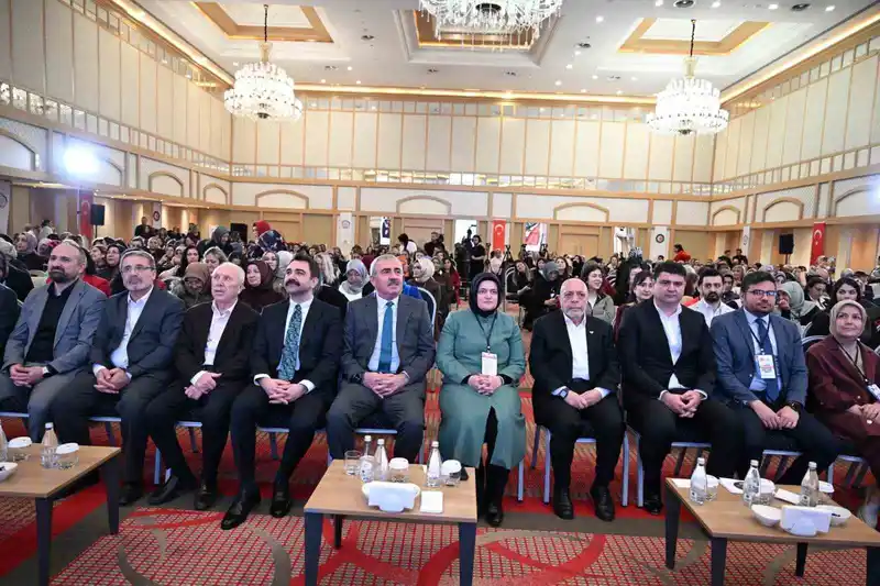 HAK-İŞ Başkanı: Kadınların sendikalaşma oranı yüzde 8'de kaldı