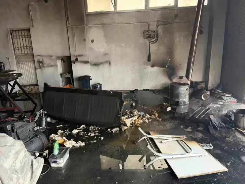 Osmaniye'de ısıtıcı devrildi, demirci atölyesi yandı