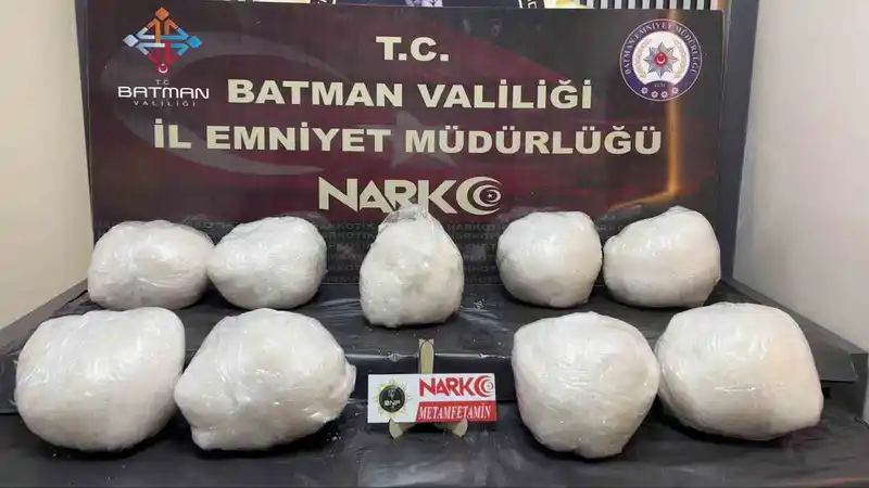 Batman'da yağ tenekelerinde 45 kilo metamfetamin yakalandı