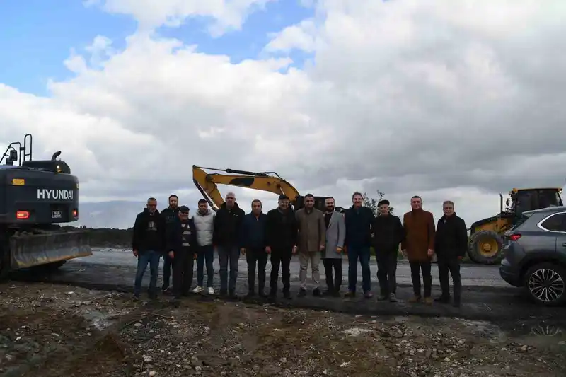 Söke'de taşkın tehlikesi: Bağarası yolu ve tarım arazileri sular altında