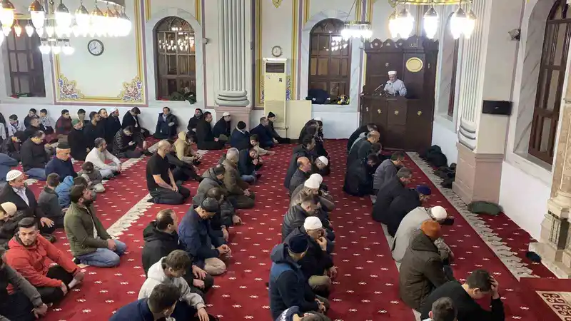 Bolu'da Ramazan'ın ilk teravih namazına yoğun ilgi