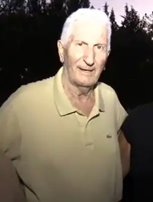 Çevik Bir oğlunun vasiliğinde yaşıyor