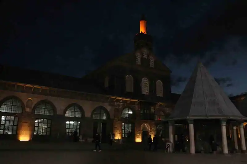 Diyarbakır'da Ramazan'ın ilk teravihi kılındı