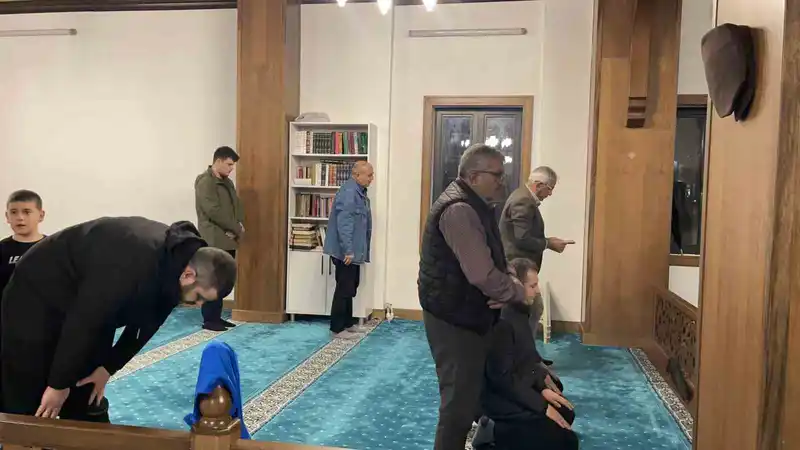 Osmaniye'de Ramazan'ın ilk teravih namazı kılındı