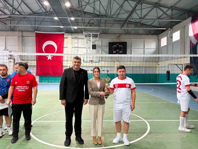 Özvatan Voleybol Turnuvası Sonuçlandı