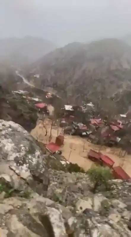 Kayseri Yahyalı'da sağanak sele yol açtı