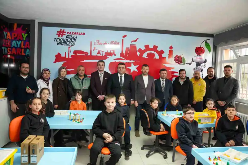 Kütahya Pazarlar'da Robotik Kodlama Sınıfı açıldı
