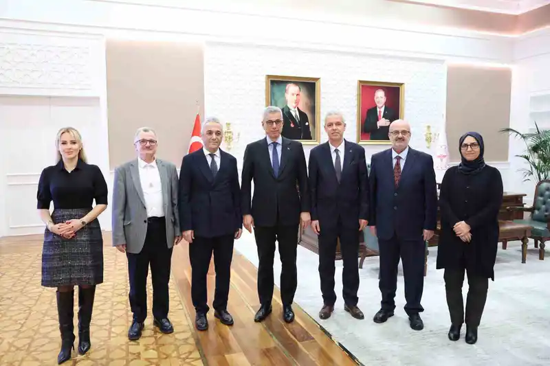 Hekimsen, Bakan Memişoğlu ile meslek kanunu ve malpraktis sorunlarını görüştü