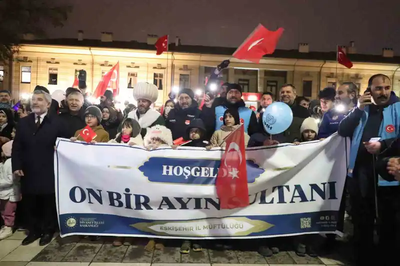 Eskişehir'de çocukların fener alayı ile Ramazan coşkusu