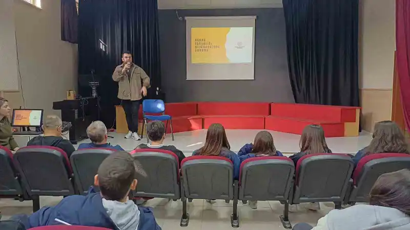Manisa'da Akran Zorbalığı Semineri Düzenlendi