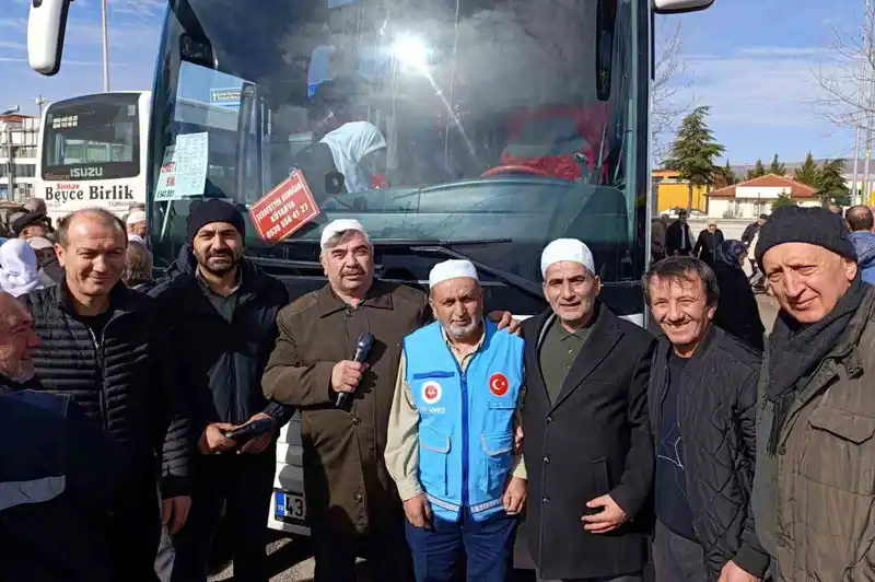 Simav'dan 43 kişilik umre kafilesi dualarla yola çıktı
