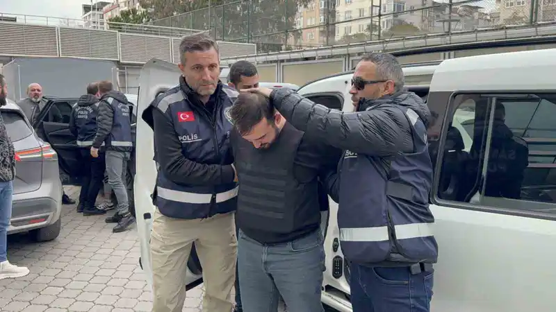 Maskeli saldırıda kardeş öldü, 2 zanlı adliyeye sevk edildi