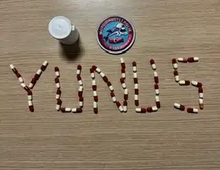 Afyonkarahisar'da polis denetimi: 32 aranan yakalandı, uyuşturucu ve silahlar ele geçirildi