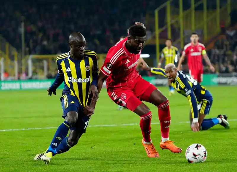 Fenerbahçe, Nottingham Forest'e 3-0 yenildi