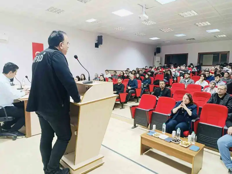 Elazığ'da afet yönetimi için yapay zeka ve İHA çalıştayı