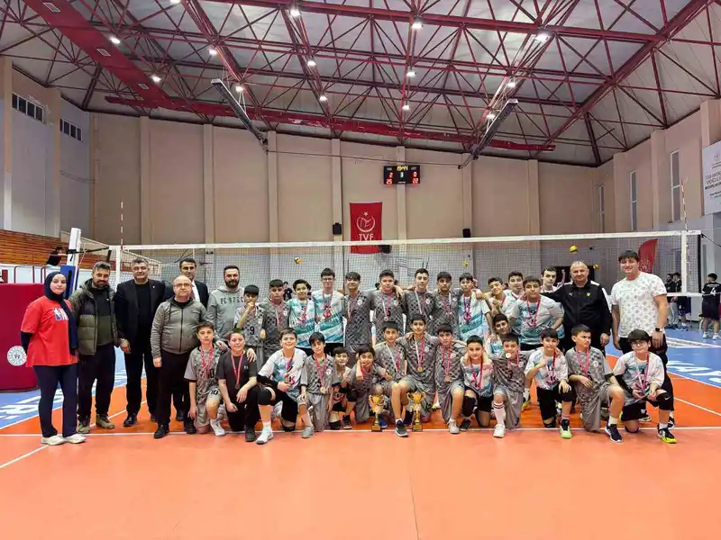 Kayseri Midi Erkekler Voleybol Süper Ligi Sona Erdi