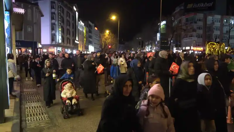 Kastamonu'da Ramazan coşkusu: Fenerli yürüyüş ve dualar