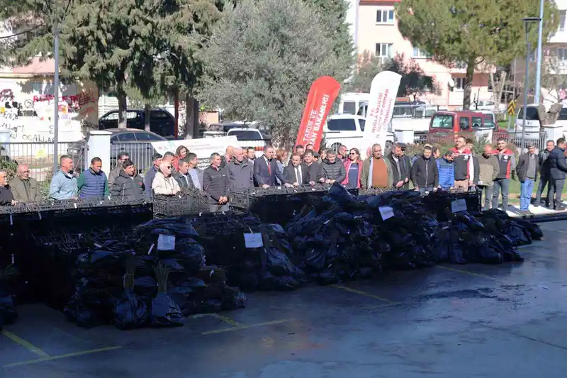 Muğla'da 45 çiftçiye 50 bin üzümsü meyve fidanı dağıtıldı