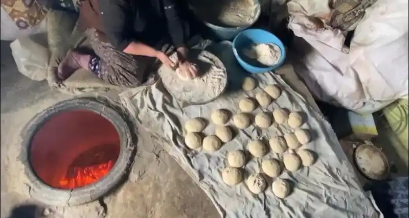 Ağrı'da Ramazan için asırlık tandırlar yakıldı