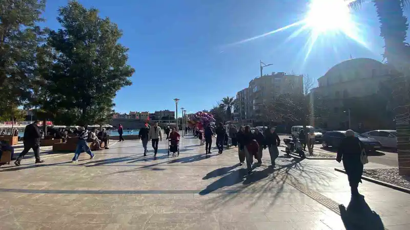 Aydın'da güneş çarşıya bereket getirdi