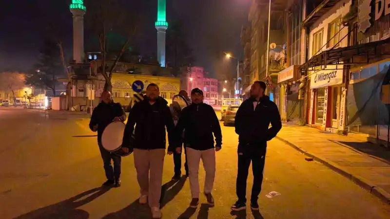Bursa'da İlahilerle Sahur Geleneği