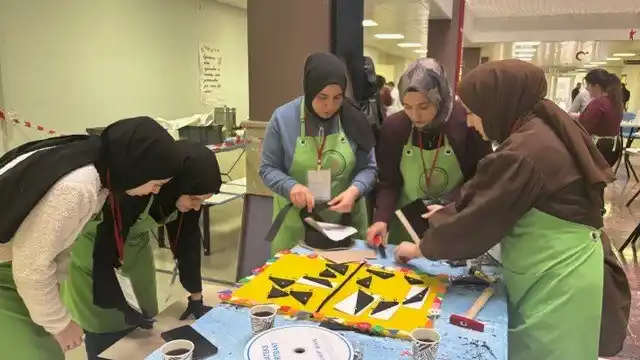 Düzce Üniversitesi'nde Yapay Zeka ve Geri Dönüşümle Eğitim Materyali Atölyesi