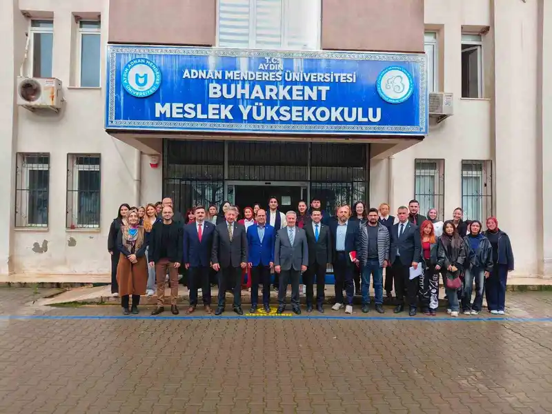 Buharkent MYO'da Girişimcilik Zirvesi Düzenlendi