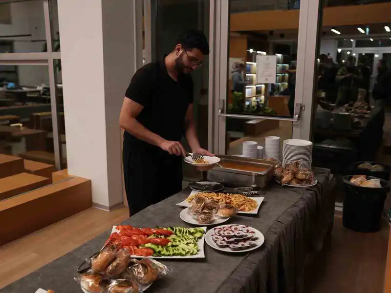 Düzce'de kütüphaneler sahura kadar açık, öğrencilere ikram