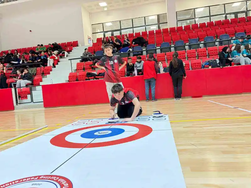 Niğde'de Floor Curling Müsabakaları Başladı