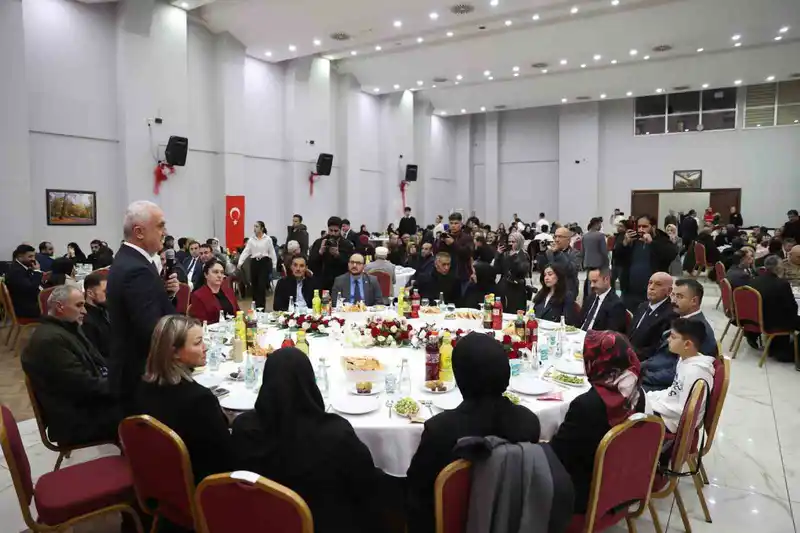 Muş'ta Ramazan'ın ilk iftarı şehit yakınları ve gazilerle yapıldı