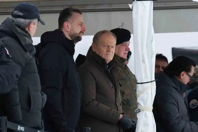 Polonya Başbakanı Tusk, vatandaşlarına İran'ı derhal terk etme çağrısı yaptı