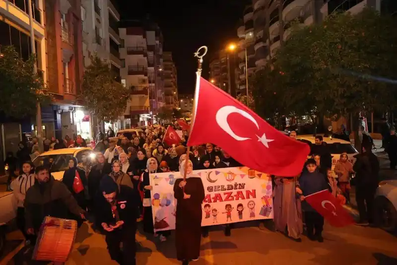 İncirliova'da Ramazan Fener Alayı ile karşılandı