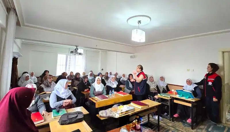 Afyonkarahisar'da Kadın Çiftçilere Eğitim