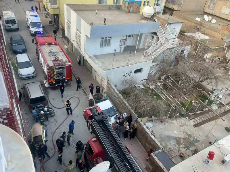 Mardin'de apartman yangını itfaiye müdahalesiyle söndürüldü