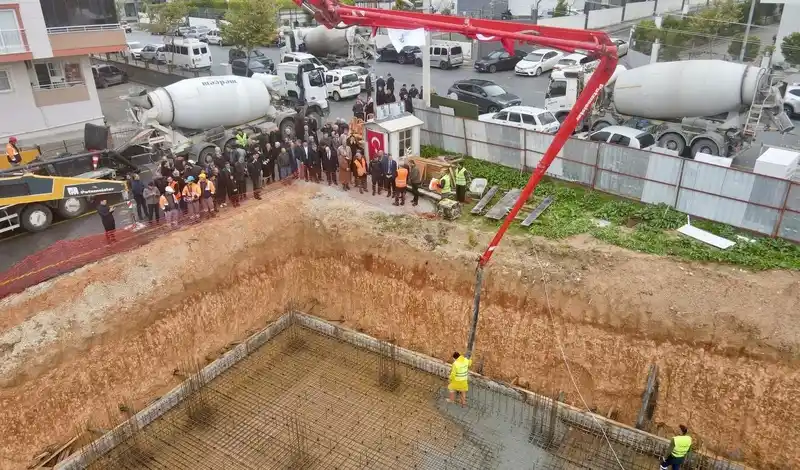 Tarsus'ta Hacı Hüseyin Kaplan Camii'nin temeli dualarla atıldı
