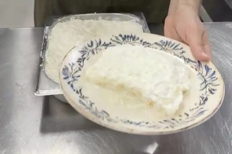 Güllaç Ramazan sofralarını süslemeye devam ediyor