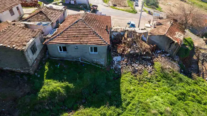 Gölmarmara'da heyelan: 7 ev kullanılamaz hale geldi