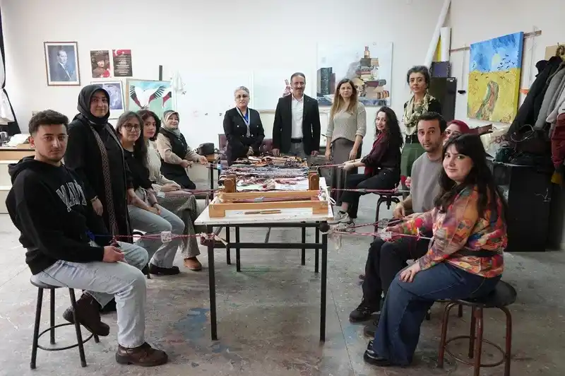 Çarpana dokuma sanatı Sivas'ta akademik atölyede uygulamalı anlatıldı