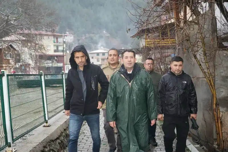 Adana'nın üç ilçesinde sel sonrası yoğun kurtarma çalışmaları