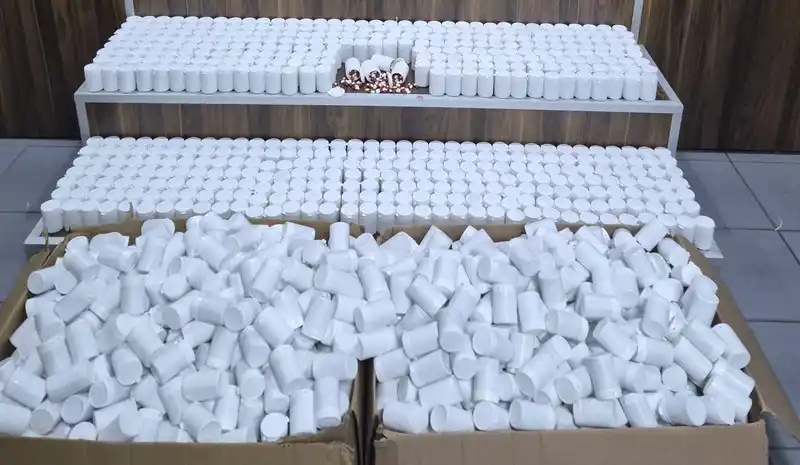 İzmir'de uyuşturucu operasyonu: 105 bin hap ele geçirildi, 7 gözaltı