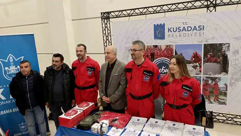 Kuşadası Belediyesi'nin KUBAK Ekibi İzmir'de Afet Hazırlıklarını Anlattı