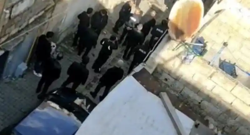 Gaziantep'te evdeki 2 kadın hırsızlar tarafından darbedildi