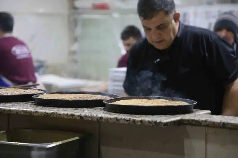 Konya'nın meşe odunlu fırınlarında tahinli pide geleneği