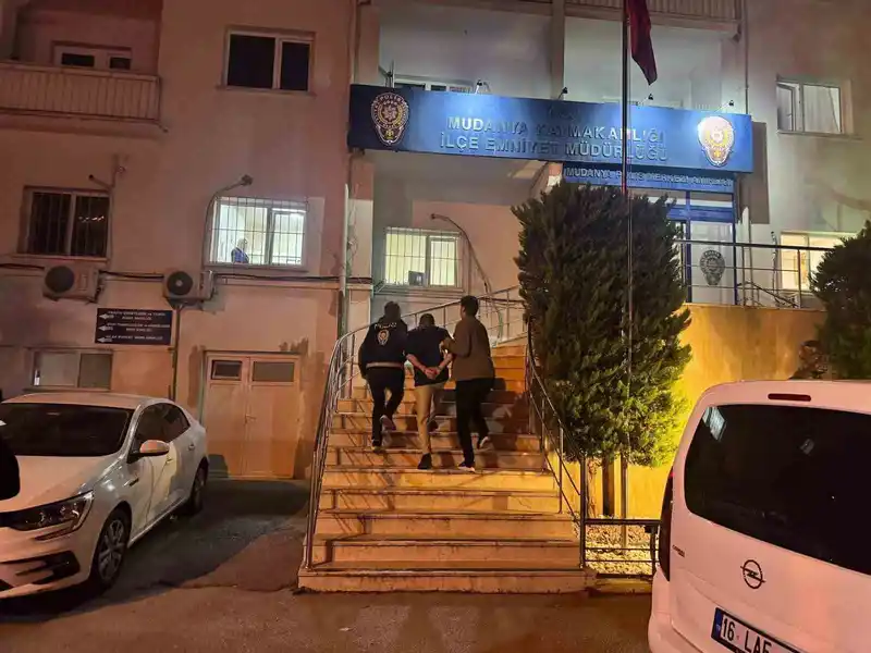 Bursa Mudanya'da 5 Aranan Kişi Yakalandı