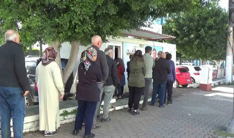 Gizemli hayırsever Ramazan'da günlük 6 bin ekmeği depremzedelere ücretsiz dağıtacak