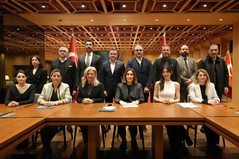 Kadın Futbol Birliği'nin temeli Dolmabahçe'de atıldı