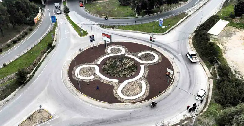 İzmir'de Kavşaklar Sanat Eserine Dönüşüyor