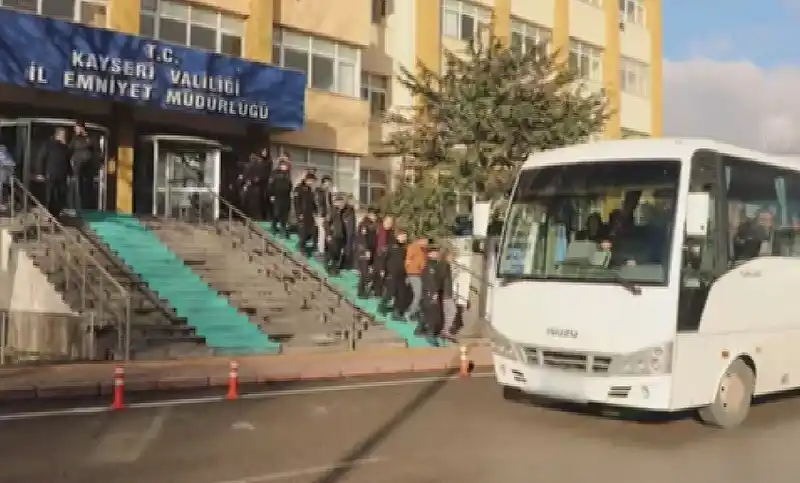 Kayseri'de FETÖ operasyonu: 54 kişi tutuklandı